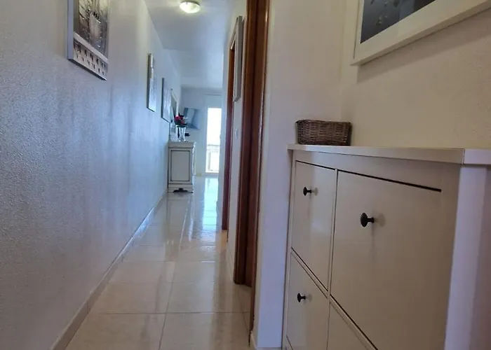 Cap Mestral Con Piscina Y Aire Acondicionando